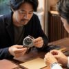 パネライのオーバーホール費用と維持費を確認する日本人男性