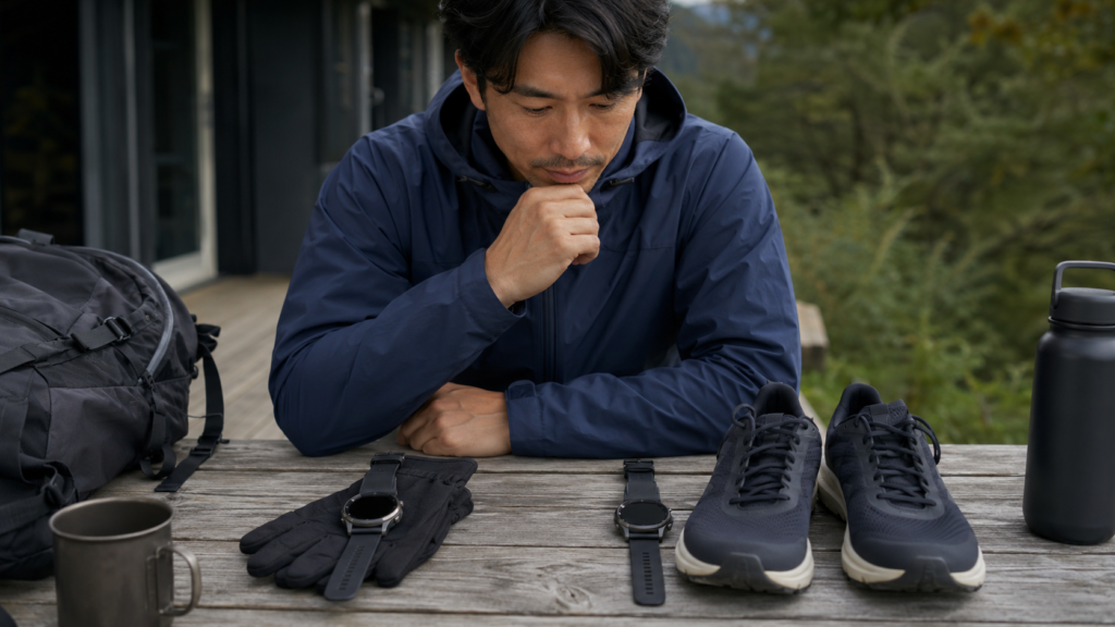 登山とランニングの装備と堅牢なスマートウォッチを比べる日本人
