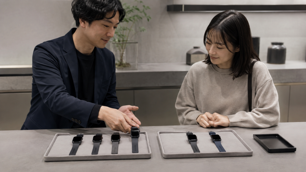 複数のスマートウォッチを条件に沿って二台まで絞り込む日本人