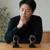 権利や安全性を確認しながらクラシック調スマートウォッチを選ぶ日本人