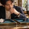 中古の高級時計を販売店で比較する場面